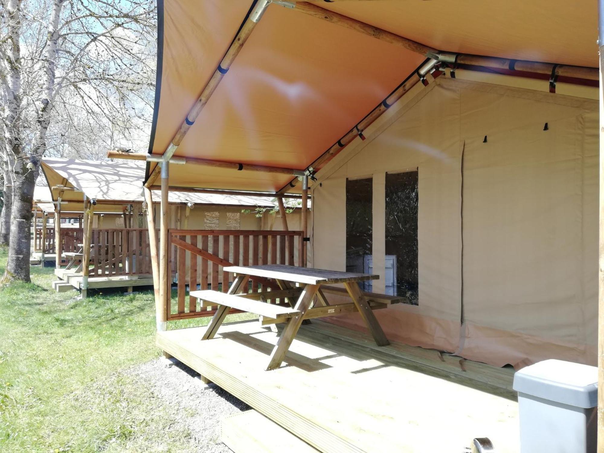 Ardenparks Petite Suisse Hotel Dochamps Exterior photo
