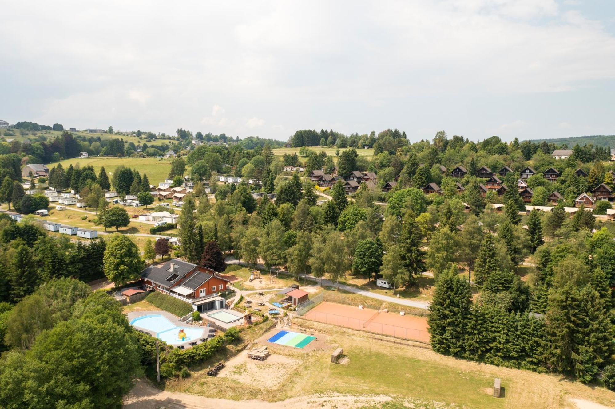 Ardenparks Petite Suisse Hotel Dochamps Exterior photo